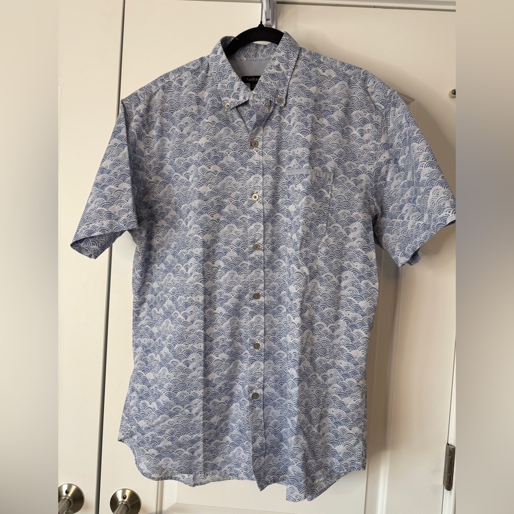 Men’s Blue and White Patterned Shirt